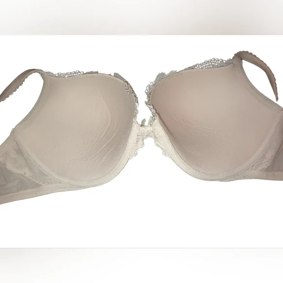 Victoria's Secret Body By Victoria Push-Up Bra Size 38D - Picture 7 of 8